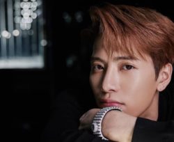 "王嘉尔 Jackson Wang"