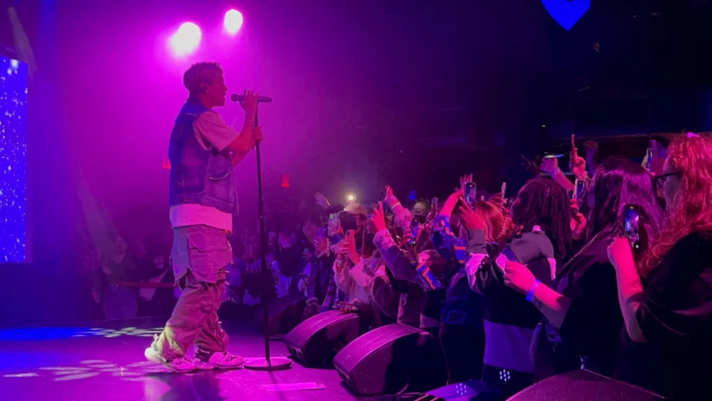JUNNY performing in his second NYC show for his blanc tour.
