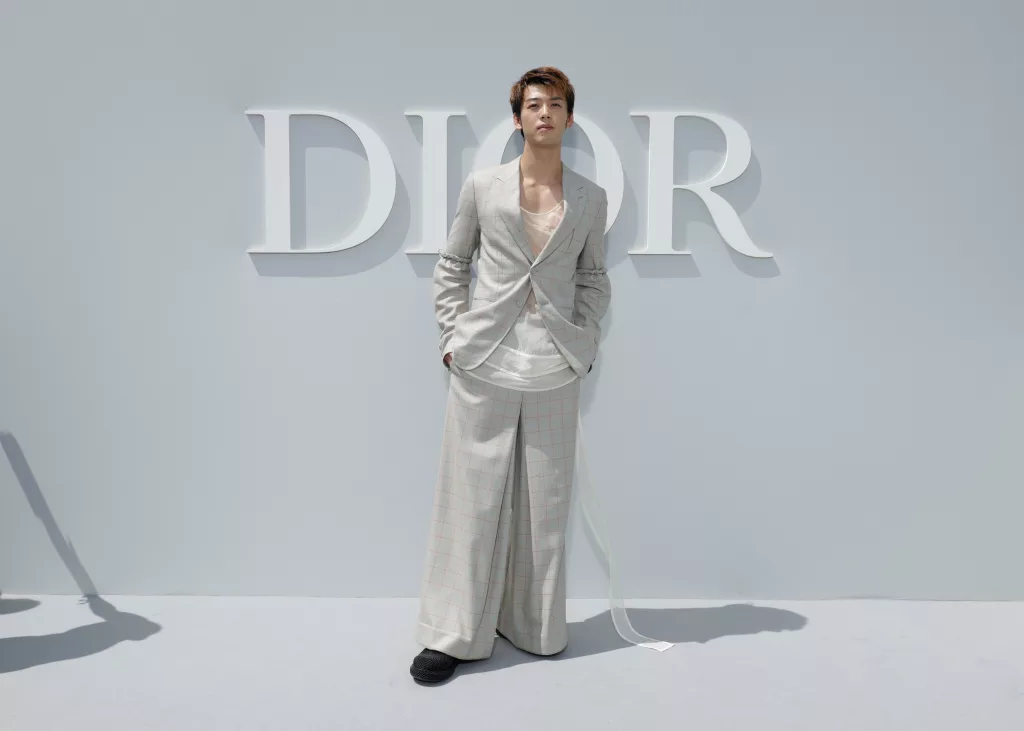 Kim Jones Revisits Dior's History With Spring Summer 2024 Collection ...