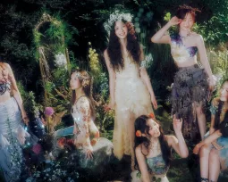 NMIXX group photo for their single album, A Midsummer NMIXX's Dream.