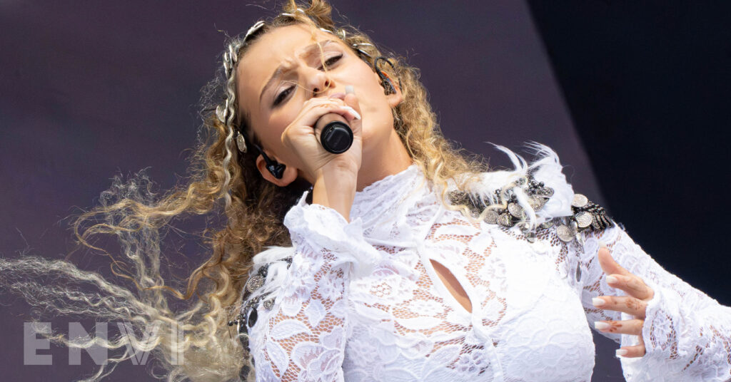 Elyanna performing at Governors Ball 2024.