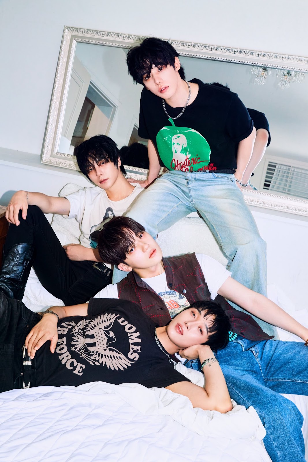 OX:N group photo 2